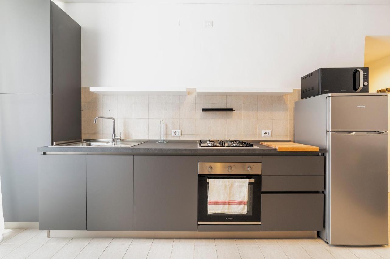 Roomy Apartment Close To Subway M5! Milan Extérieur photo