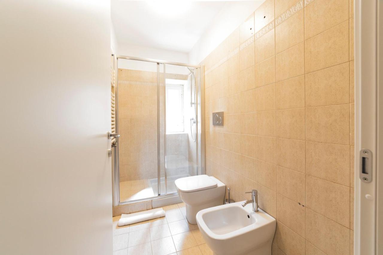Roomy Apartment Close To Subway M5! Milan Extérieur photo